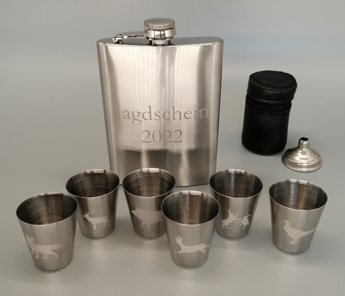 Flachmann mit 6 Schnapsbechern