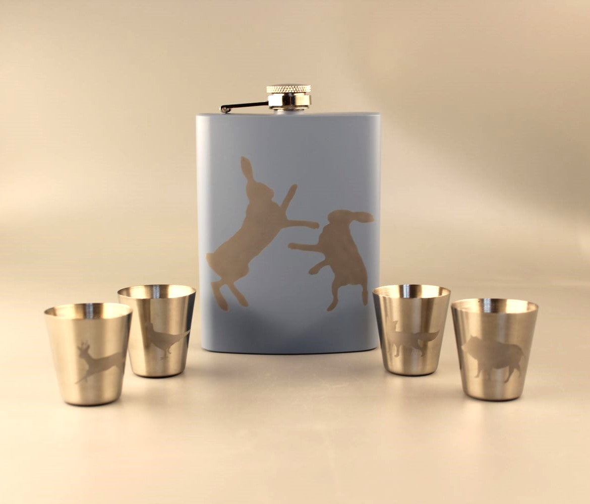 Flachmann in blau + 4 Becher boninee.de